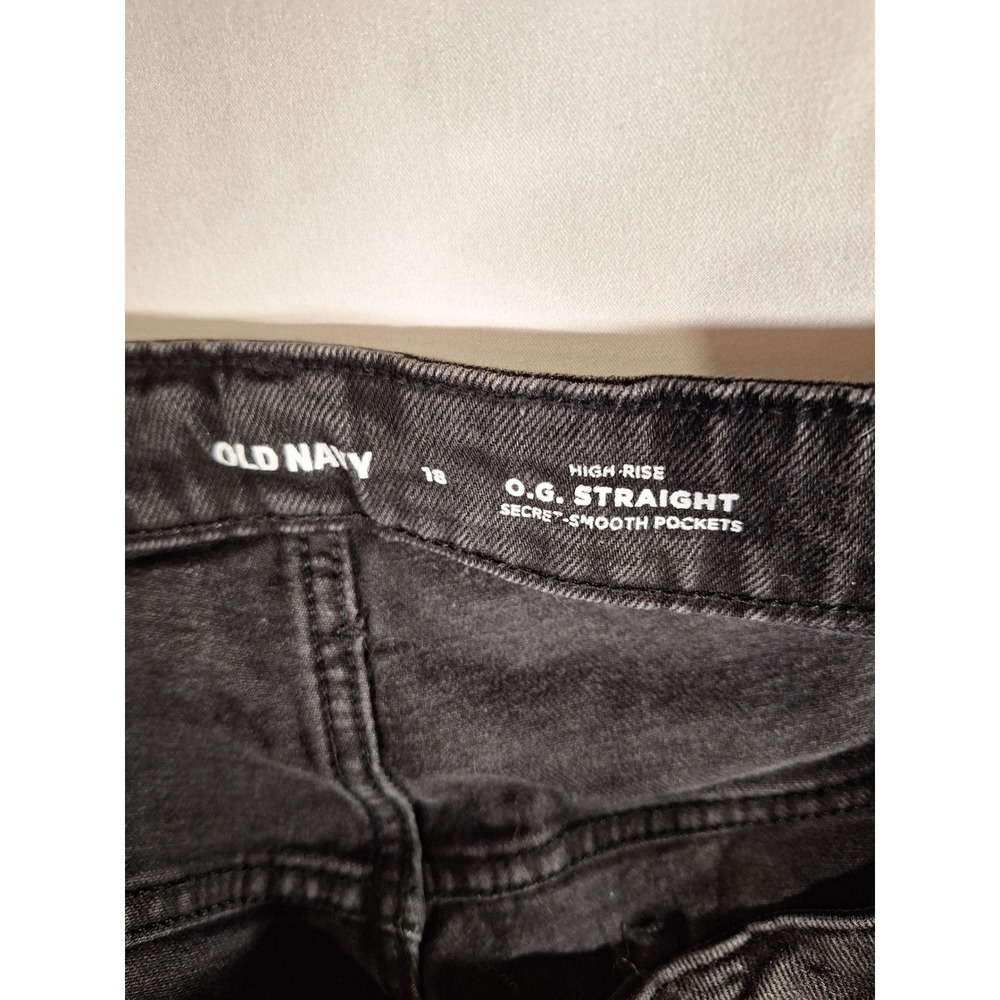 Old Navy OG Straight High Rise Distressed Denim Shorts Black Womens 18 Raw Hem - Picture 3 of 4